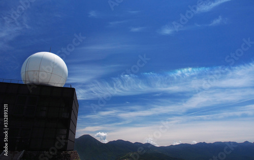 山頂の気象レーダー観測所【長野県／霧ヶ峰(車山)】 photo