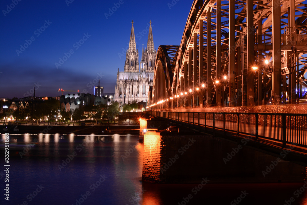 Fototapeta premium Nacht in Köln