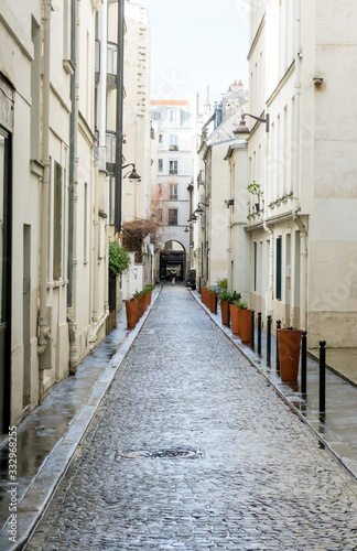narrow street in old town of paris france © Llewellyn