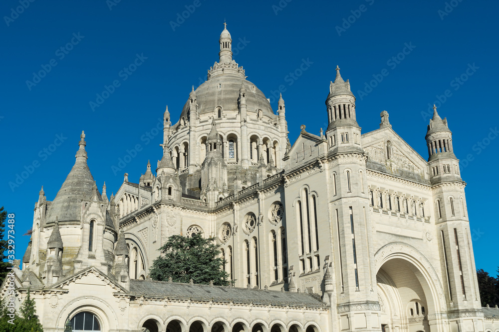 Fototapeta premium Basilika Sainte-Thérèse in Lisieux