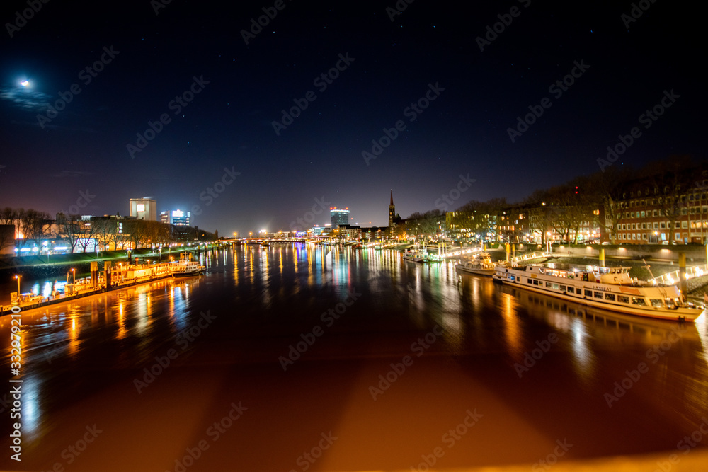 Bremen bei nacht Brücke über der Weser