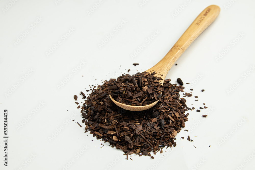 Toasted Erva-Mate into a measuring spoon. Toasted Erva-Mate into a measuring spoon.