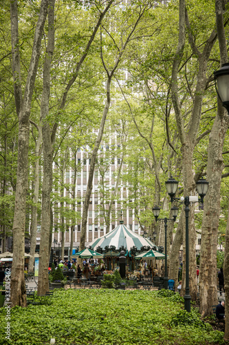 Fototapeta Naklejka Na Ścianę i Meble -  bryant park