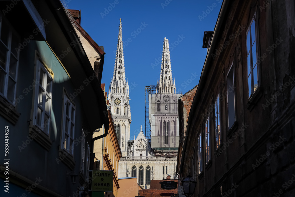 Fototapeta premium Zagreb hit by the earthquake damaged cathedral