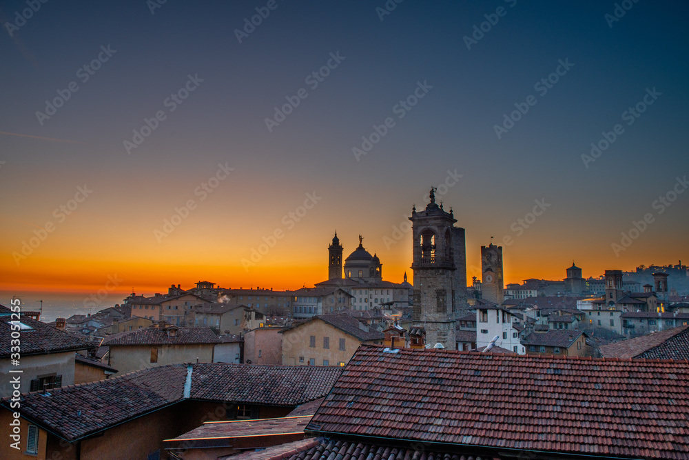 Fototapeta premium Bergamo at sunset