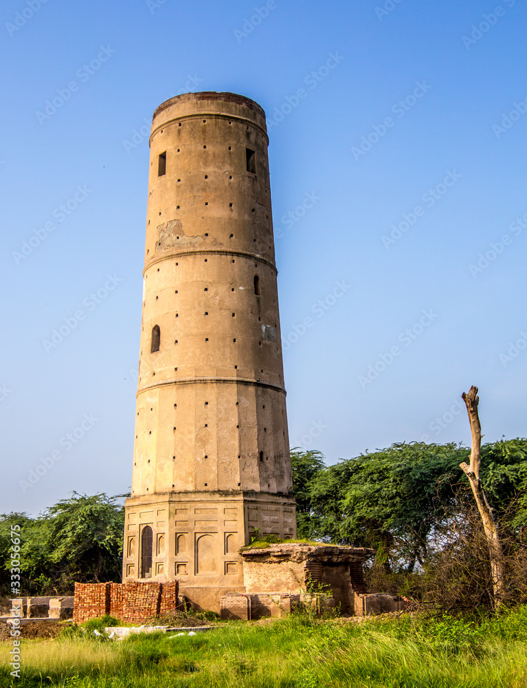 Architecture of Hiran Minar, Sheikhupura, Pakistan Architecture of Hiran Minar, Sheikhupura, Pakistan