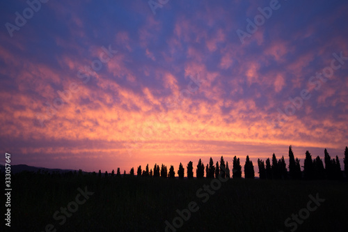 Tramonto viola e arancione