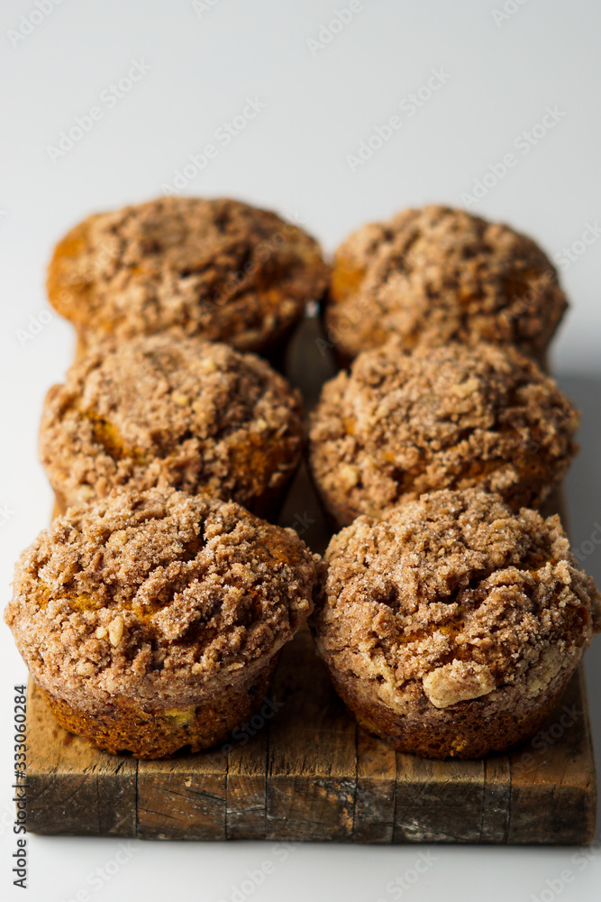 Banana muffins with crumb topping