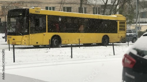 Snow disaster, bus having troubles with moving uphill