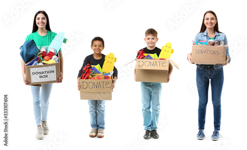 Female volunteers and littl...