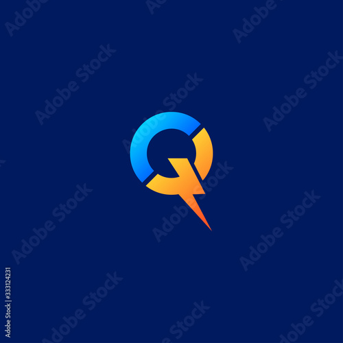 Letter Q Flash Electrical Logo design vector