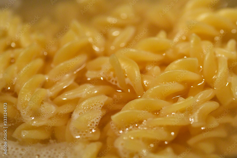 Spiral Nudeln kochen Spiral Nudeln kochen