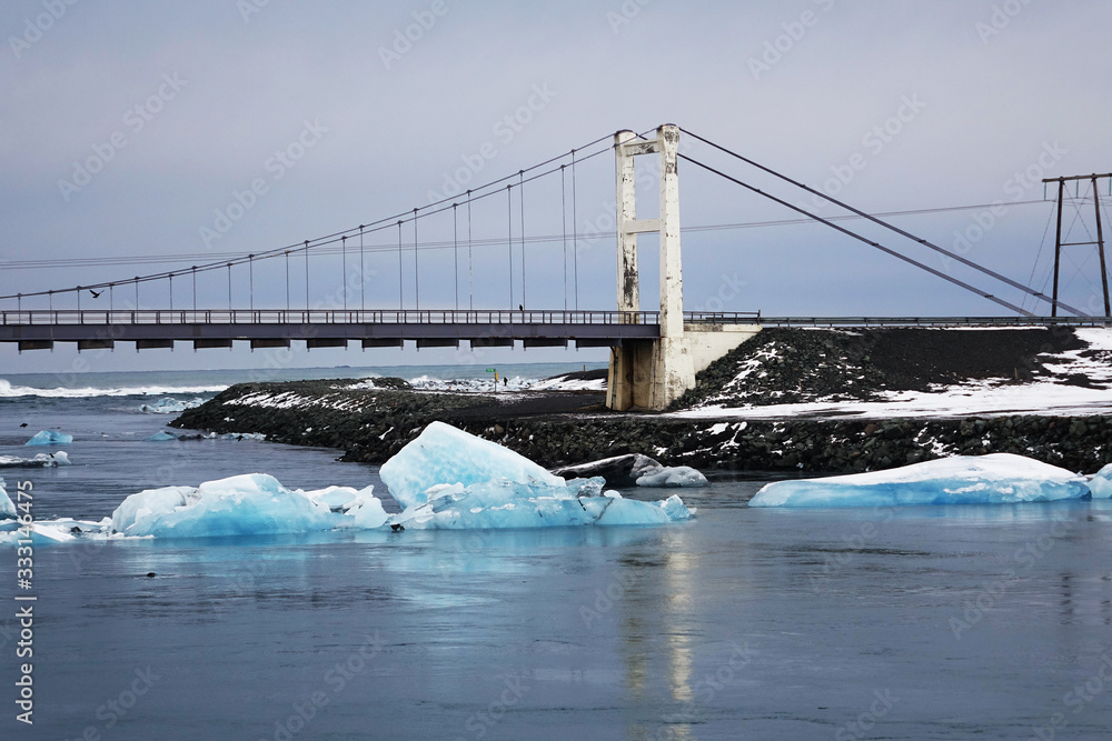 Obraz premium Iceland. Landscape of black beaches with icebergs