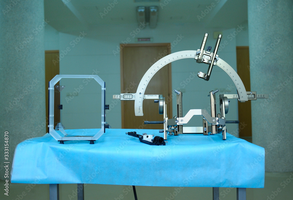 Foto de Surgical equipment for implantation of a neurostimulator placed