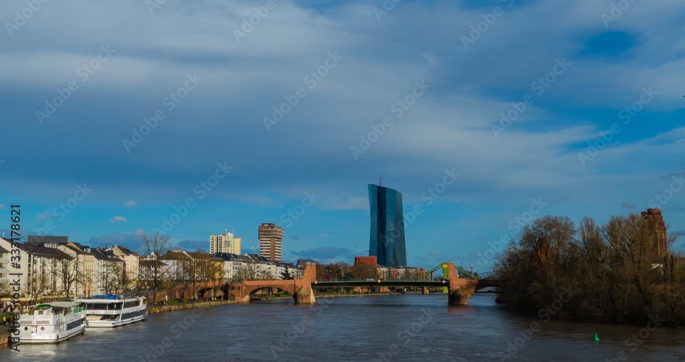 Blick zur Alten Brücke Frankfurt am Main Blick zur Alten Brücke Frankfurt am Main