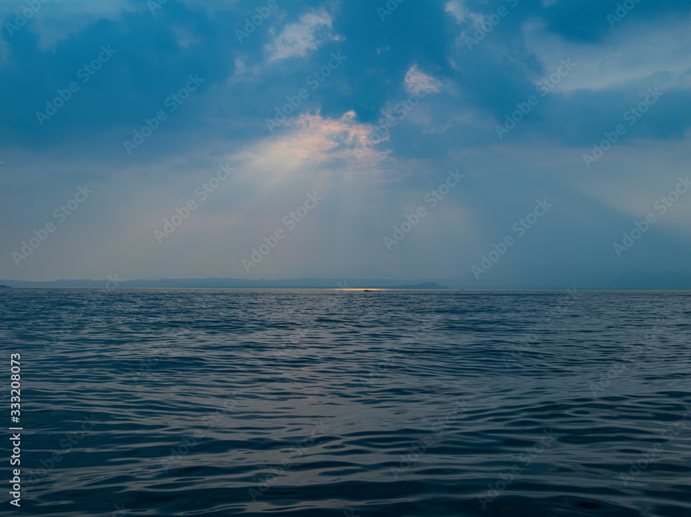 Ruderboot am Horizont