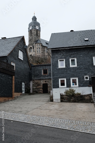 Dorf mit Schieferhäuschen