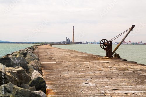 The Great South Wall and Poolbeg Lighthouse  Ringsend  Dublin  Ireland