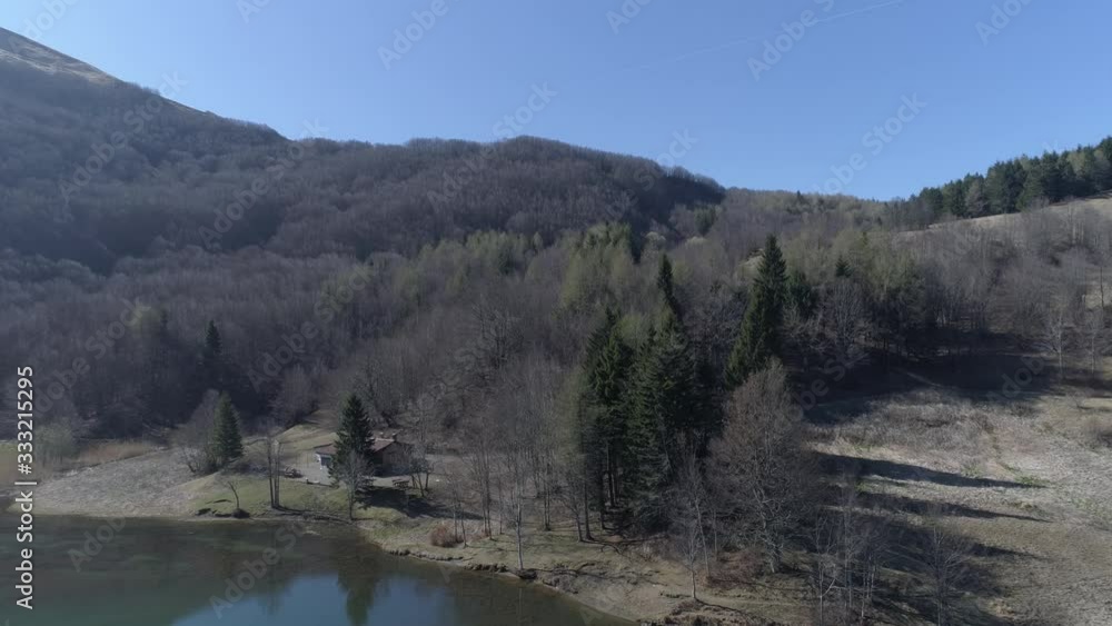 panoramiche da Drone in 4k del lago del Ventasso Reggio Emilia panoramiche da Drone in 4k del lago del Ventasso Reggio Emilia