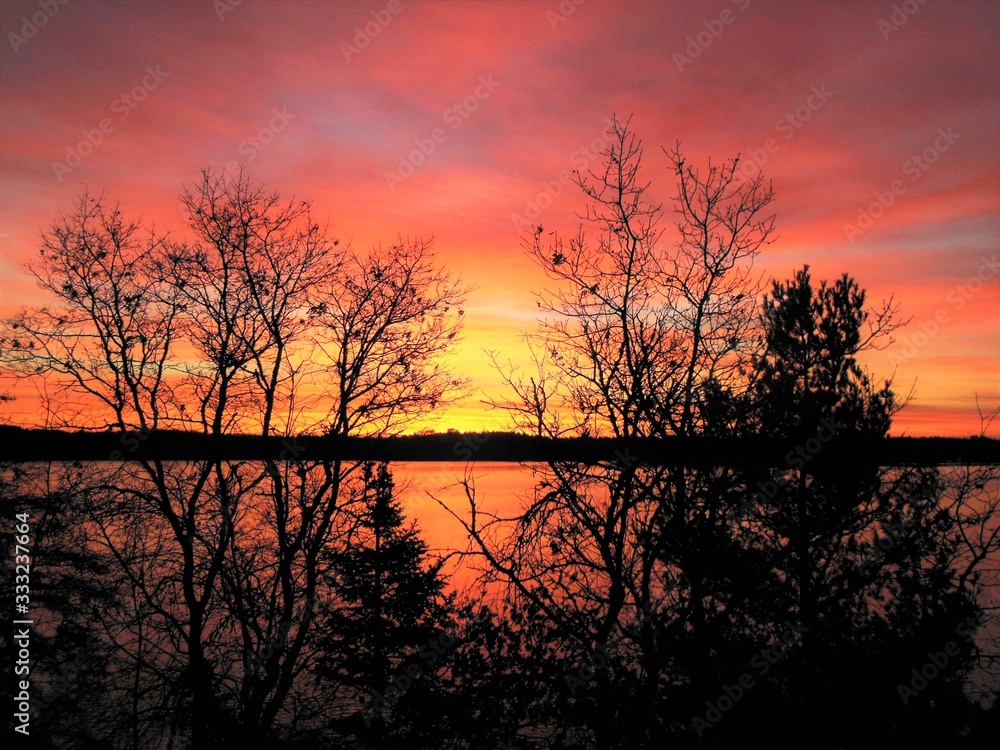 Fototapeta premium Brilliant Sunset Over Lake