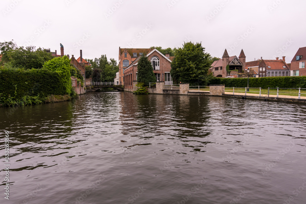 125/5000 Beautiful medieval city of Bruges in Belgium (Europe). Full of bridges and water channels, surrounded by fantastic buildings. 125/5000 Beautiful medieval city of Bruges in Belgium (Europe). Full of bridges and water channels, surrounded by fantastic buildings.