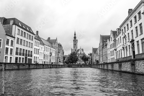  125/5000 Beautiful medieval city of Bruges in Belgium (Europe). Full of bridges and water channels, surrounded by fantastic buildings.