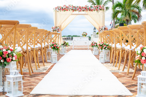 Fototapeta Naklejka Na Ścianę i Meble -  Wedding run way