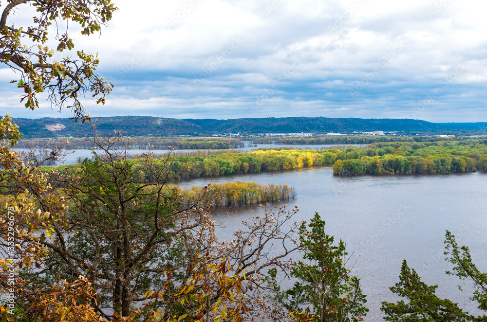 Mississippi River Horizon at Iowa Border Mississippi River Horizon at Iowa Border