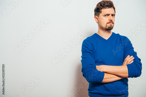 Obraz na plátně Portrait of a man arms folded