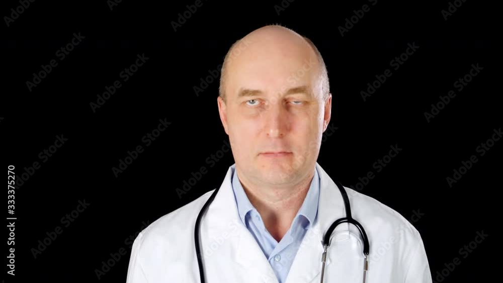 Doctor YES NO sign. Confident doctor with various facial expressions. Smiling male medical worker nodding head yes. Serious therapist shaking head no. Approval, negation concept Doctor YES NO sign. Confident doctor with various facial expressions. Smiling male medical worker nodding head yes. Serious therapist shaking head no. Approval, negation concept