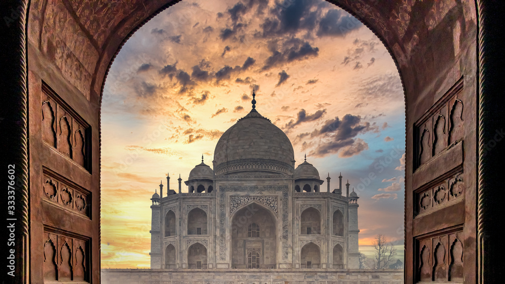 People Visit the Inside of the Mausoleum Taj Maha Editorial Stock Image -  Image of site, indian: 86436444