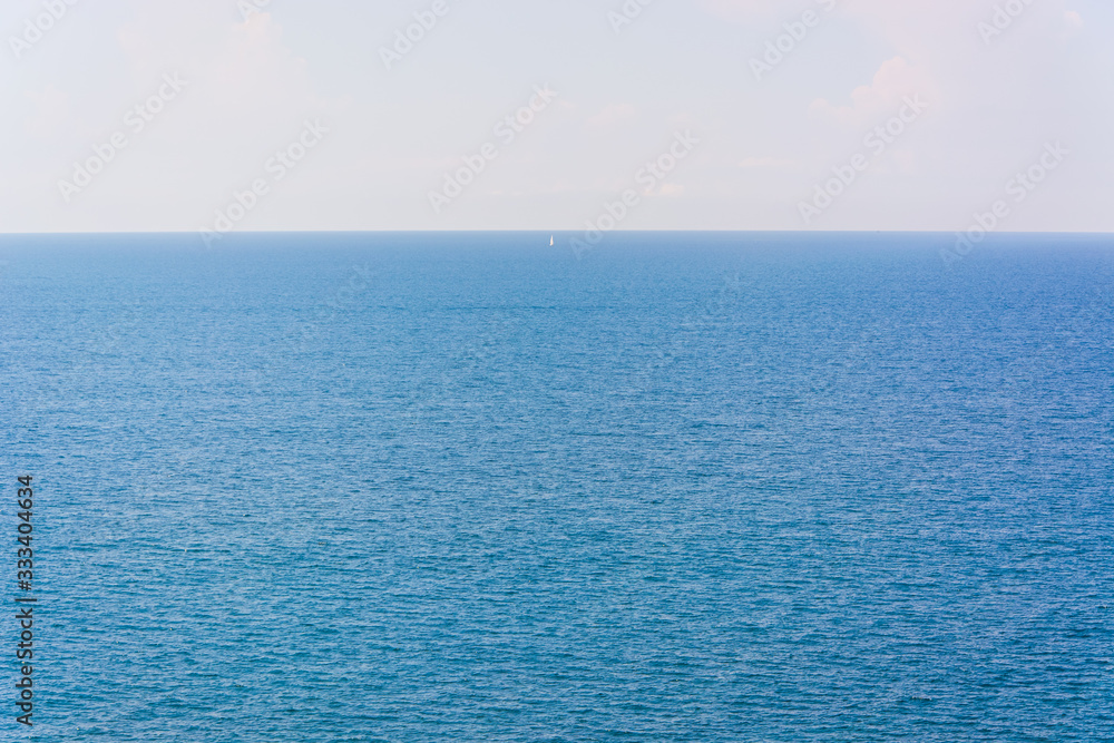 Fototapeta premium Sailboat on the horizon