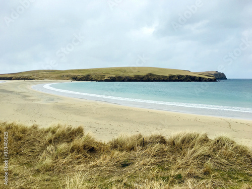 Beautiful beach with Cliffs in the background on the Shetland Islands Scotland - Landscape Photography © Flipz