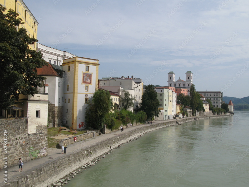 Passau Innkai mit Inn