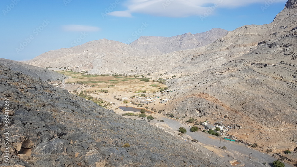 Blick über ein Tal am Jebel Harim