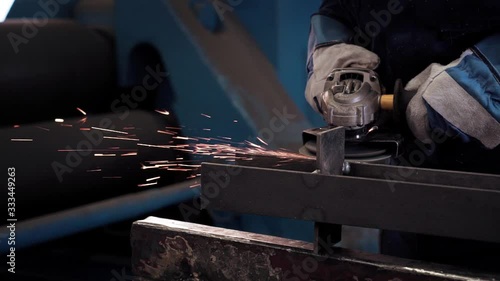 Metal Grinding Machine With Sparks