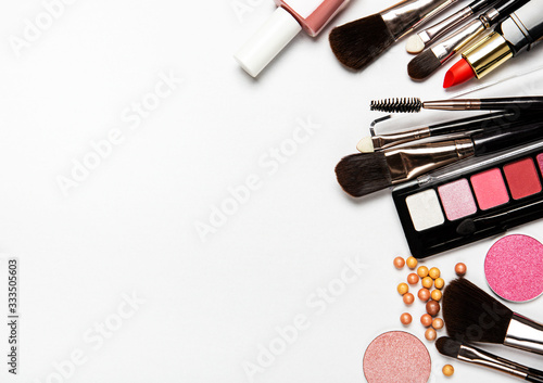 Set of decorative cosmetics