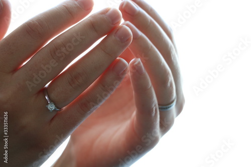 hand, collier, rosengarten, perle, juwelen, frau, gebet, weiß, religion, pray, isoliert, gestalten, durchqueren, schönheit, faith, handpflege, schön, betend, gläubig, eleganz, accessoir, betender mann