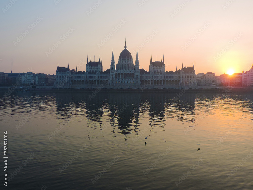 Obraz premium Parlamento all'alba, Budapest