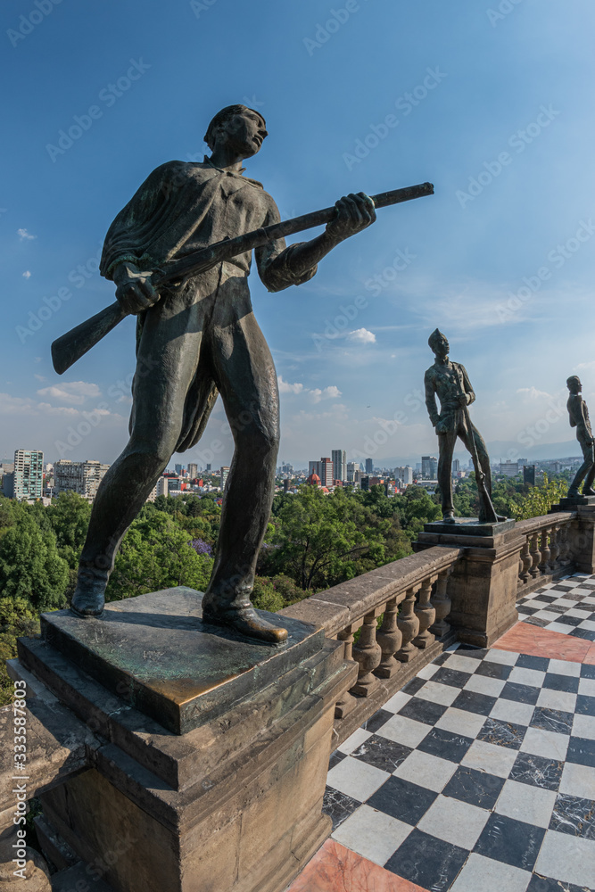 Fototapeta premium Boy Heroes Cahpultepec Castle Mexico City