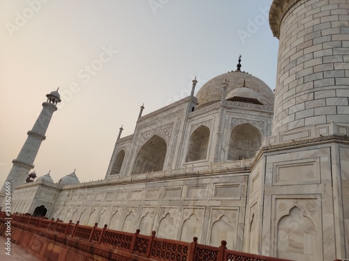 The Taj Mahal is an ivory-white marble mausoleum on the south bank of the Yamuna river in the Indian city of Agra.