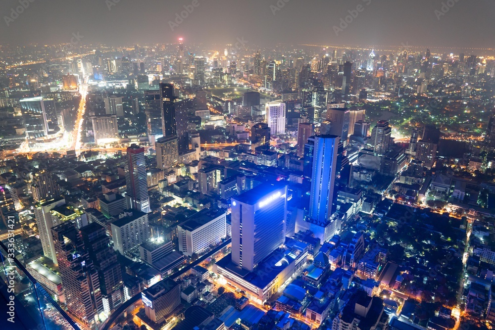 マハナコーンタワーのスカイウォークから見るバンコクの夜景