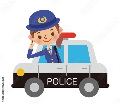 パトカーと敬礼する女性警察官