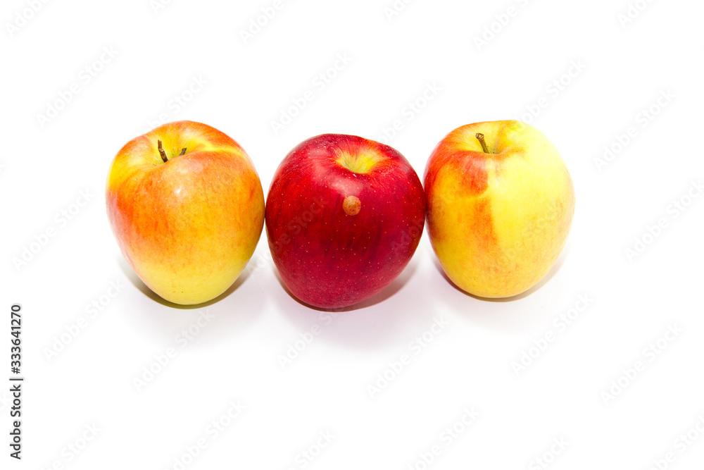 Frische Reife Äpfel auf weißem Hintergrund Frische Reife Äpfel auf weißem Hintergrund