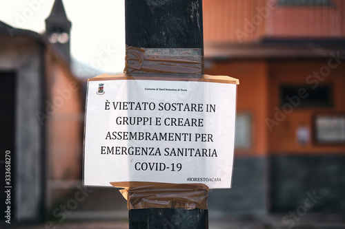 Sign playgound closed due to the coronavirus outbreak in italy photo