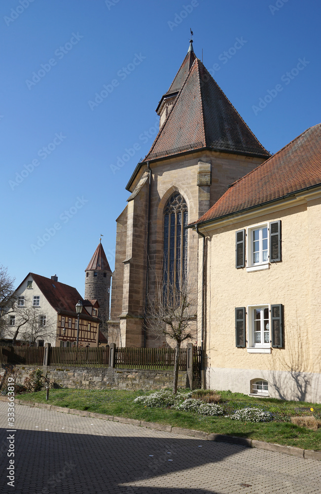 Gunzenhausen - Stadtkirche St. Marien und Färberturm von der Kirchenstraße gesehen