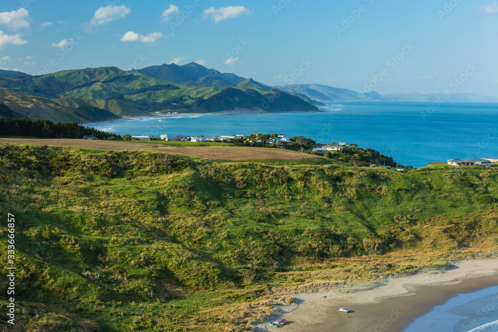 Fototapeta premium ニュージーランド ワイララパのキャッスル・ポイントのキャッスル・ロックから見える景色