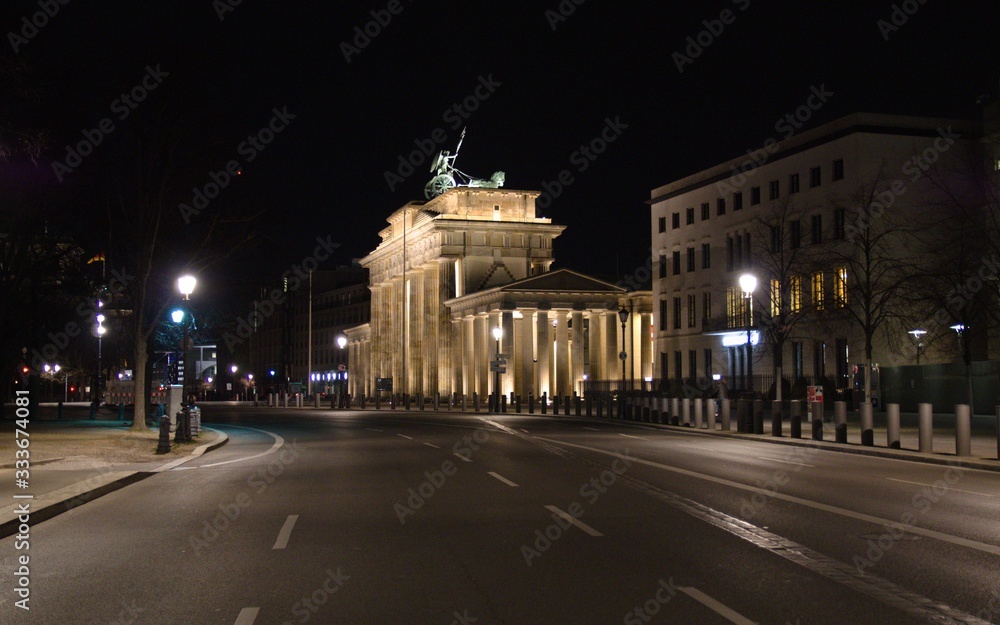 Berlin Brandenburger Tor seitenansicht ebertstraße