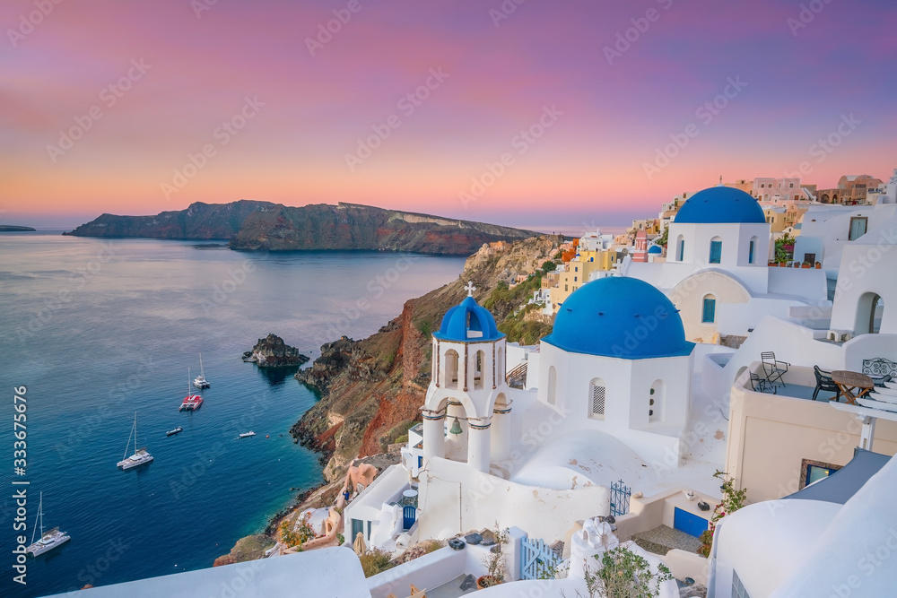Fototapeta premium Gród miasta Oia na wyspie Santorini w Grecji