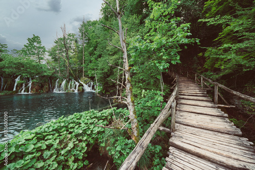 Fototapeta Naklejka Na Ścianę i Meble -  Wooden walkway - Plitvice Lakes National Park Croatia
